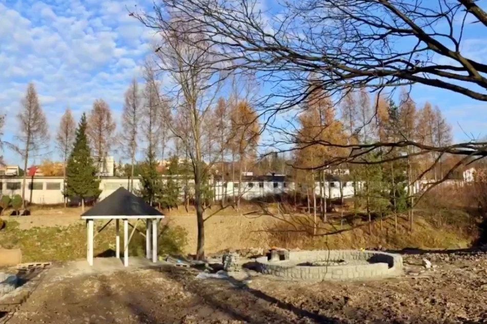 W parku powstają atrakcje - pumptrack, siłownie i miejsca biwakowe - zdjęcie 5