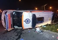 Groźny wypadek z udziałem karetki - zdjęcie główne