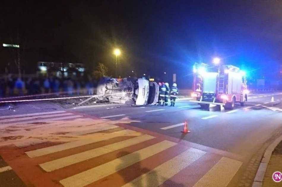 Groźny wypadek z udziałem karetki - zdjęcie 2