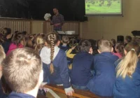 Na spotkaniu z podróżnikiem przekonali się, że warto mieć marzenia - zdjęcie główne