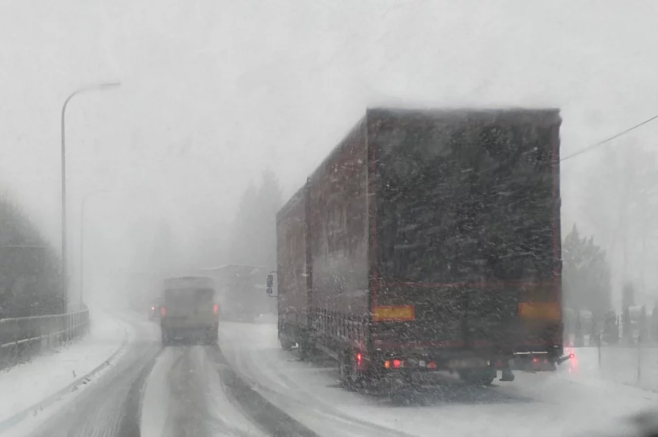 Zima na drogach: trudne warunki i kilka kolizji - zdjęcie 6