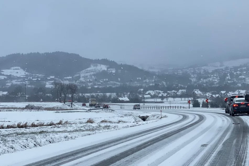 Zima na drogach: trudne warunki i kilka kolizji - zdjęcie 9