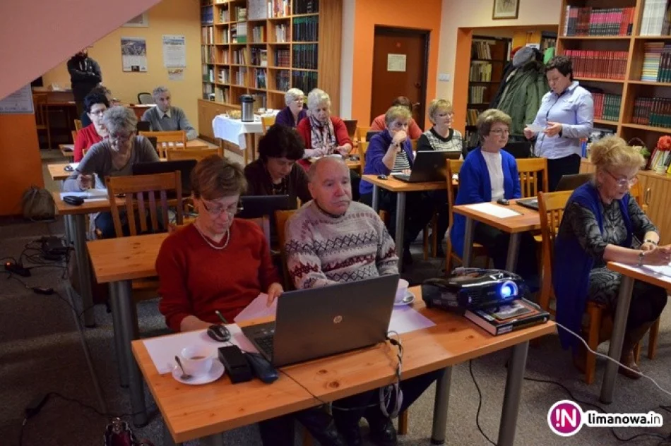 'O finansach w bibliotece' z seniorami - zdjęcie 4