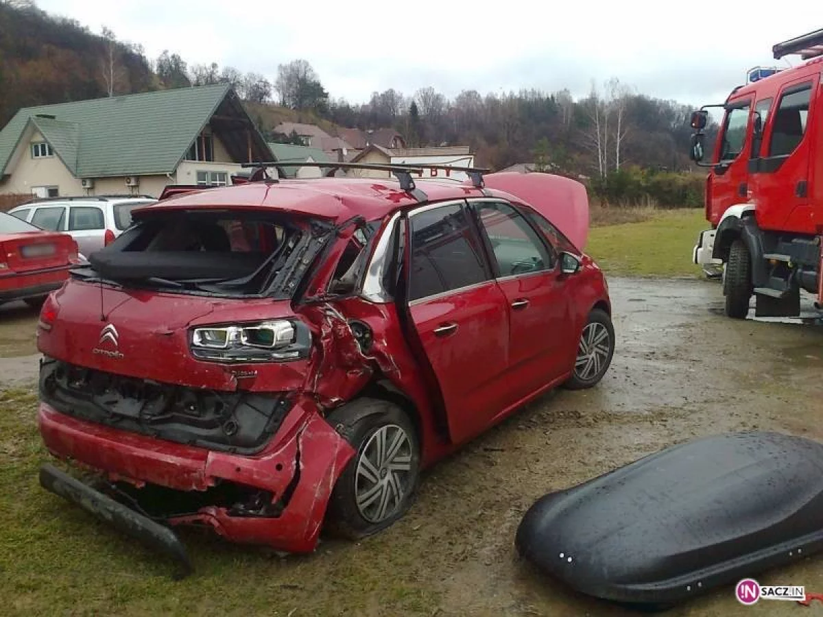 Na Witosa autobus zderzył się z samochodem osobowym