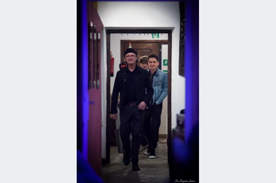 Hipnotyzujący nocturn władców koni - zdjęcie 6