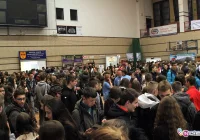 Za nami Giełda Szkół Ponadgimnazjalnych - tłumy uczniów w hali MOSiR - zdjęcie główne