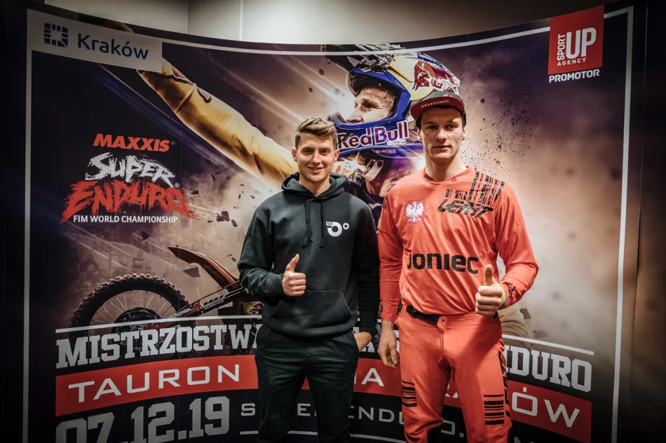 Emil Juszczak zaczyna walkę w inauguracyjnej rundzie Mistrzostw Świata SuperEnduro - zdjęcie 9