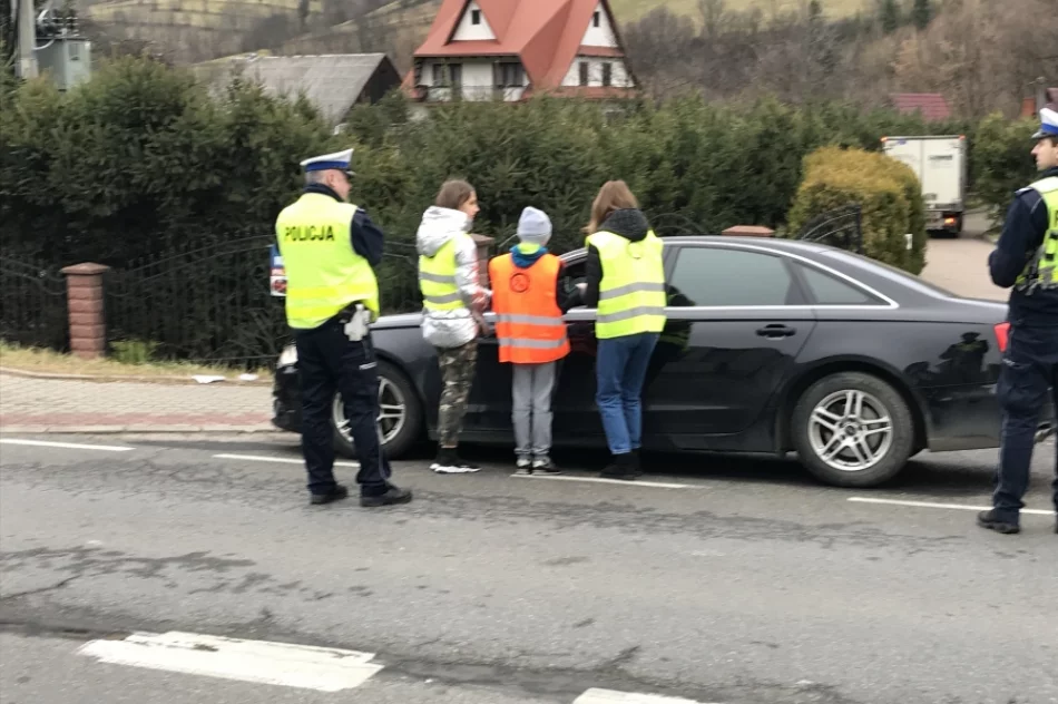 Policjanci sprawdzali trzeźwość, uczniowie pouczali kierowców - zdjęcie 3