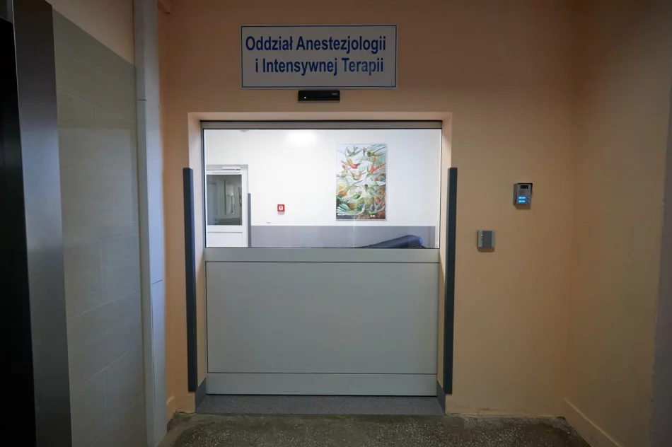 Św. Mikołaj odwiedził dzieci w szpitalu - zdjęcie 3