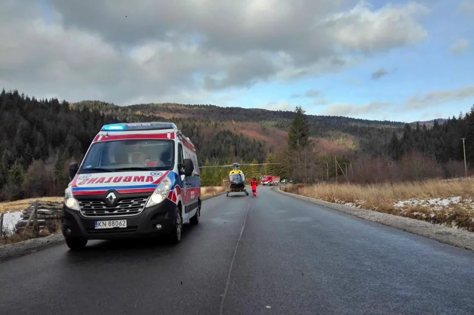 Śmigłowiec LPR wylądował na drodze i zabrał do szpitala nieprzytomnego 42-latka - zdjęcie 2
