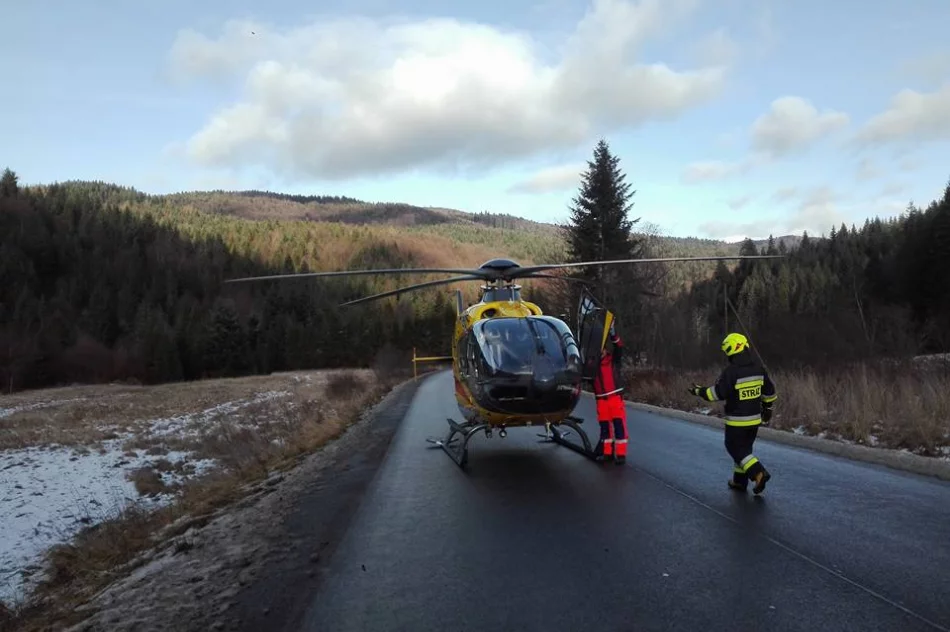 Śmigłowiec LPR wylądował na drodze i zabrał do szpitala nieprzytomnego 42-latka - zdjęcie 5