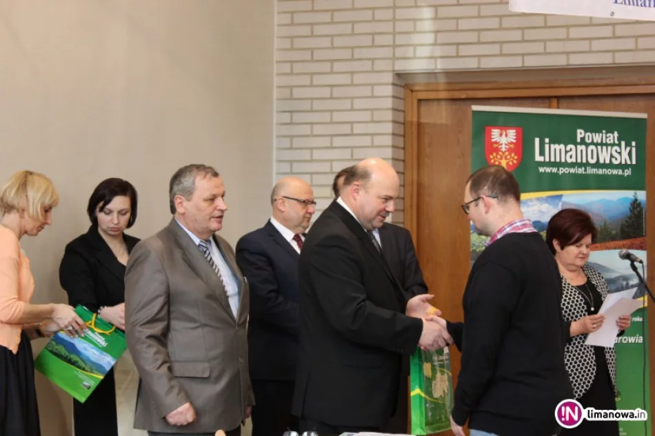 39 uczniów wykazało się wiedzą o bezpiecznym internecie - zdjęcie 3