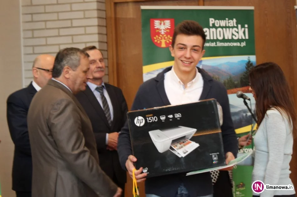 39 uczniów wykazało się wiedzą o bezpiecznym internecie - zdjęcie 4