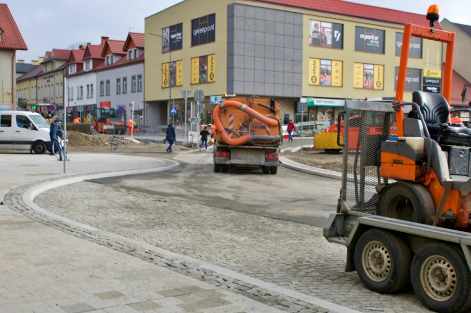 Jutro komisja ma dokonać odbioru. GDDKiA zakłada wznowienie ruchu w Rynku w godzinach popołudniowych - zdjęcie 4