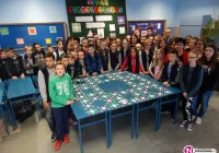 Uczniowie tworzą matematyczny... dywan - zdjęcie główne