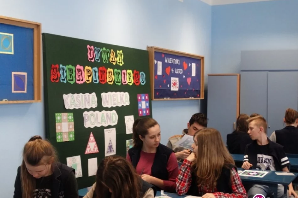 Uczniowie tworzą matematyczny... dywan - zdjęcie 3