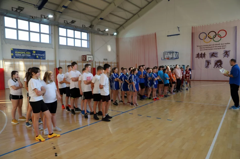 Znani Mistrzowie Gminy w Piłce Koszykowej - Igrzyska Młodzieży Szkolnej - zdjęcie 2