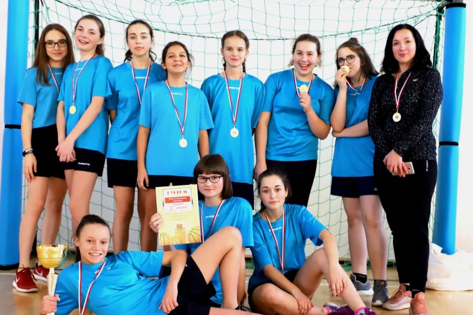 Znani Mistrzowie Gminy w Piłce Koszykowej - Igrzyska Młodzieży Szkolnej - zdjęcie 13