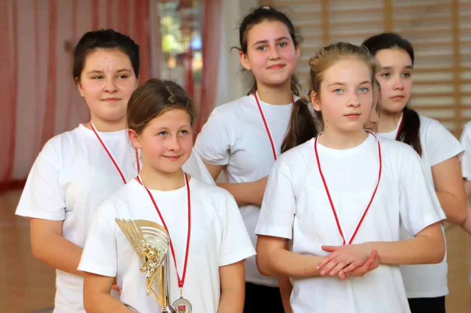 Mistrzostwa Gminy w Piłce Koszykowej Dzieci   - zdjęcie 16