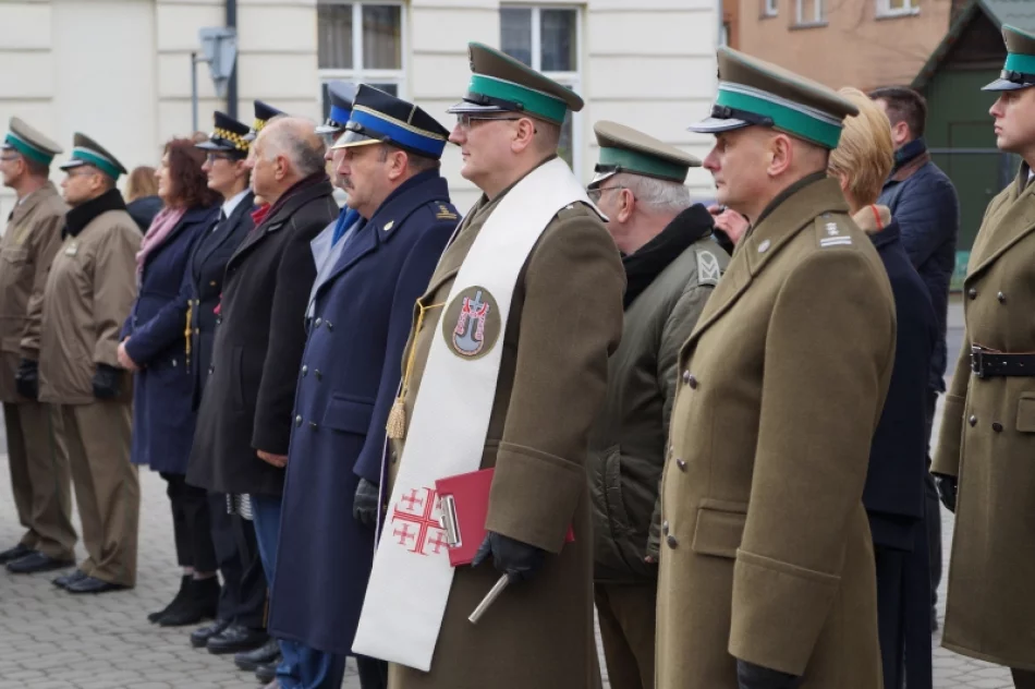 Uroczyste odsłonięcie tablicy pamiątkowej Józefa Piłsudskiego - zdjęcie 4