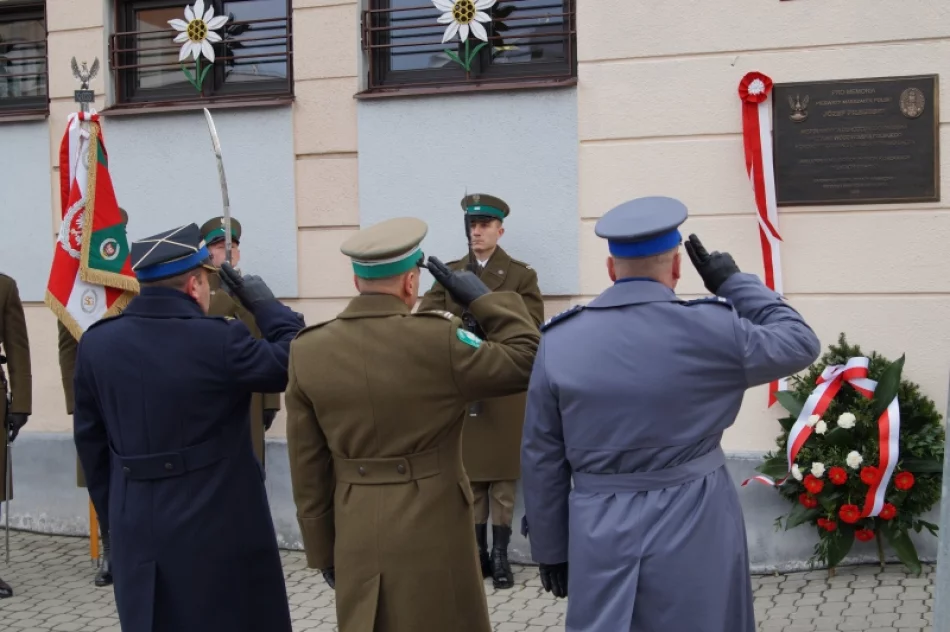 Uroczyste odsłonięcie tablicy pamiątkowej Józefa Piłsudskiego - zdjęcie 5