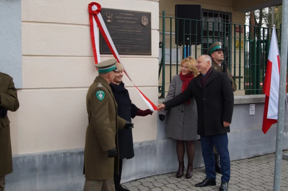 Uroczyste odsłonięcie tablicy pamiątkowej Józefa Piłsudskiego - zdjęcie 6