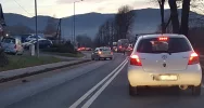 Z busa odpadło koło - korki na wjeździe do Limanowej - zdjęcie 2