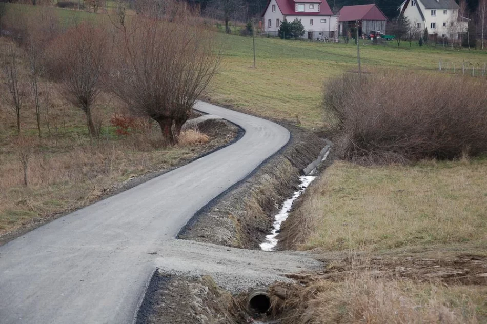 Odebrano drogę gminną w Kaninie i Pisarzowej - zdjęcie 13