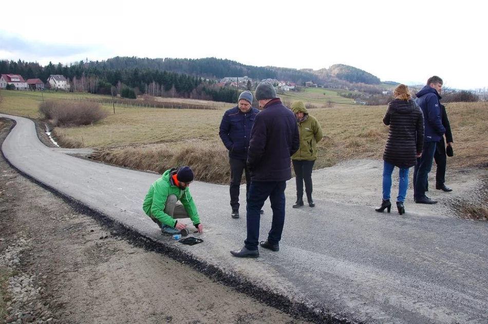 Odebrano drogę gminną w Kaninie i Pisarzowej - zdjęcie 15
