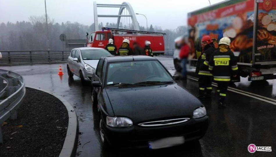 W Kadczy zderzyły się trzy samochody osobowe - zdjęcie 1