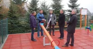 Przy świetlicy w Walowej Górze powstał plac zabaw - zdjęcie 4