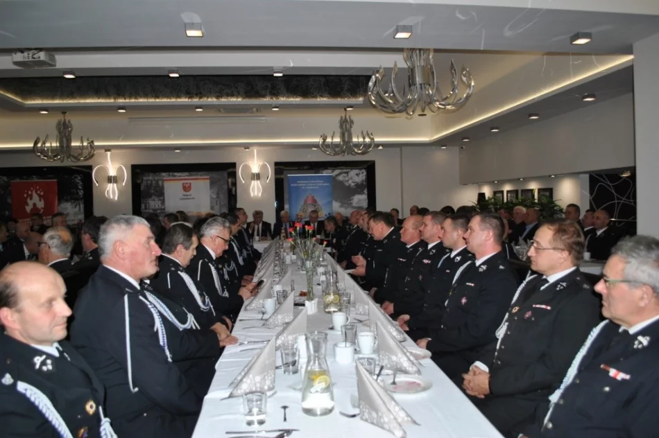 Strażacki opłatek dla funkcjonariuszy PSP i druhów OSP - zdjęcie 7