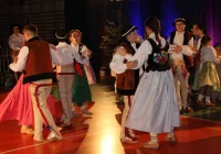 20 lat dziecięcego zespołu kultywującego lokalny folklor - zdjęcie główne