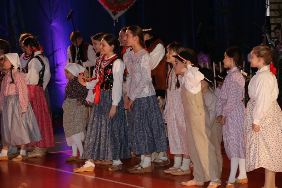 20 lat dziecięcego zespołu kultywującego lokalny folklor - zdjęcie 14