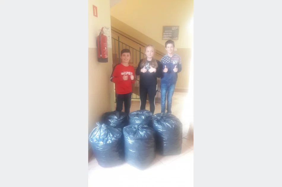 SP Nr 1 w Starej Wsi „RAZEM NA ŚWIĘTA” z Kubusiem Dąbrowskim - zdjęcie 3