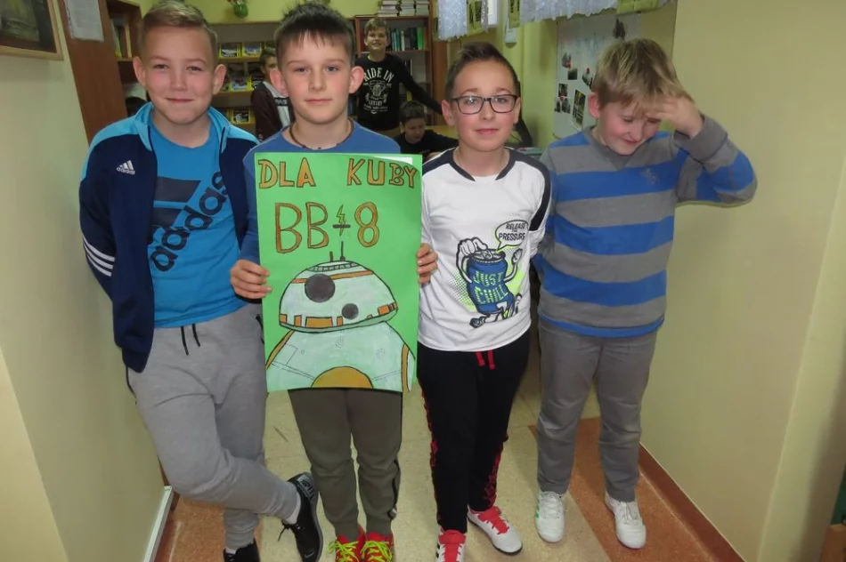 SP Nr 1 w Starej Wsi „RAZEM NA ŚWIĘTA” z Kubusiem Dąbrowskim - zdjęcie 6