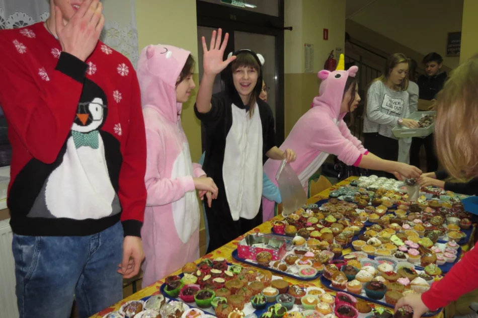 SP Nr 1 w Starej Wsi „RAZEM NA ŚWIĘTA” z Kubusiem Dąbrowskim - zdjęcie 10