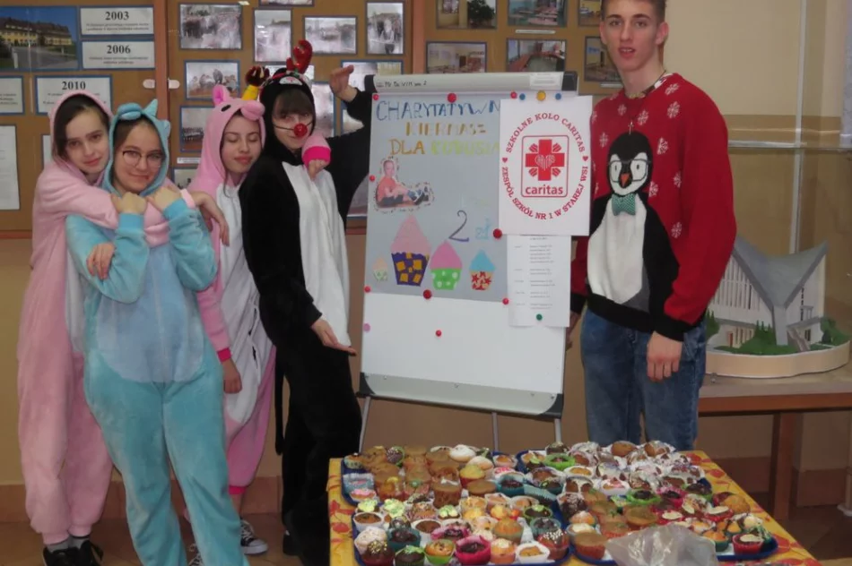 SP Nr 1 w Starej Wsi „RAZEM NA ŚWIĘTA” z Kubusiem Dąbrowskim - zdjęcie 14