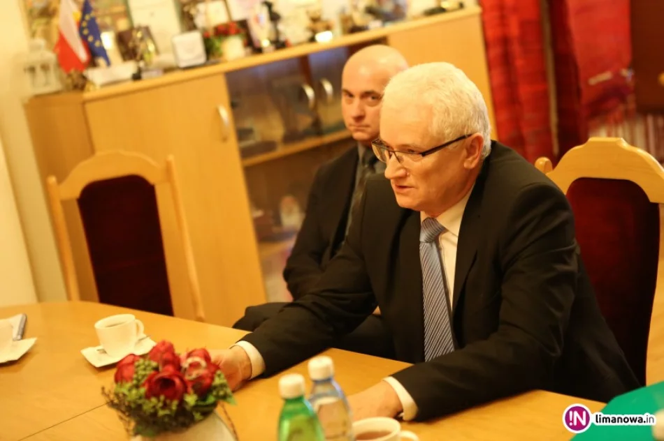 Burmistrz Czchowa wydał zarządzenie - nieruchomości nie można zasiedlić (wideo) - zdjęcie 3