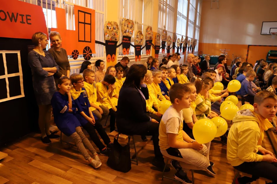 SP nr 2 w Starej Wsi w drodze do Krajowego Certyfikatu                                                                       SZKOŁY PROMUJĄCEJ ZDROWIE - zdjęcie 16