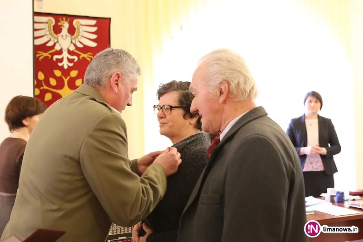 Rodzice żołnierzy wyróżnieni medalami