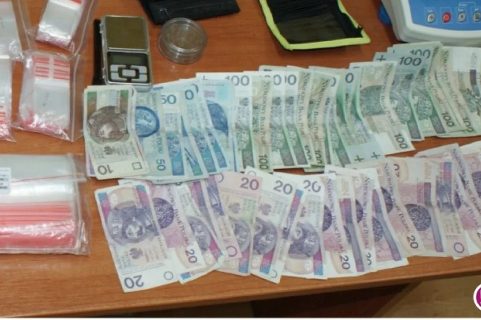 Kilogram amfetaminy - pięciu mężczyzn zatrzymanych - zdjęcie 3