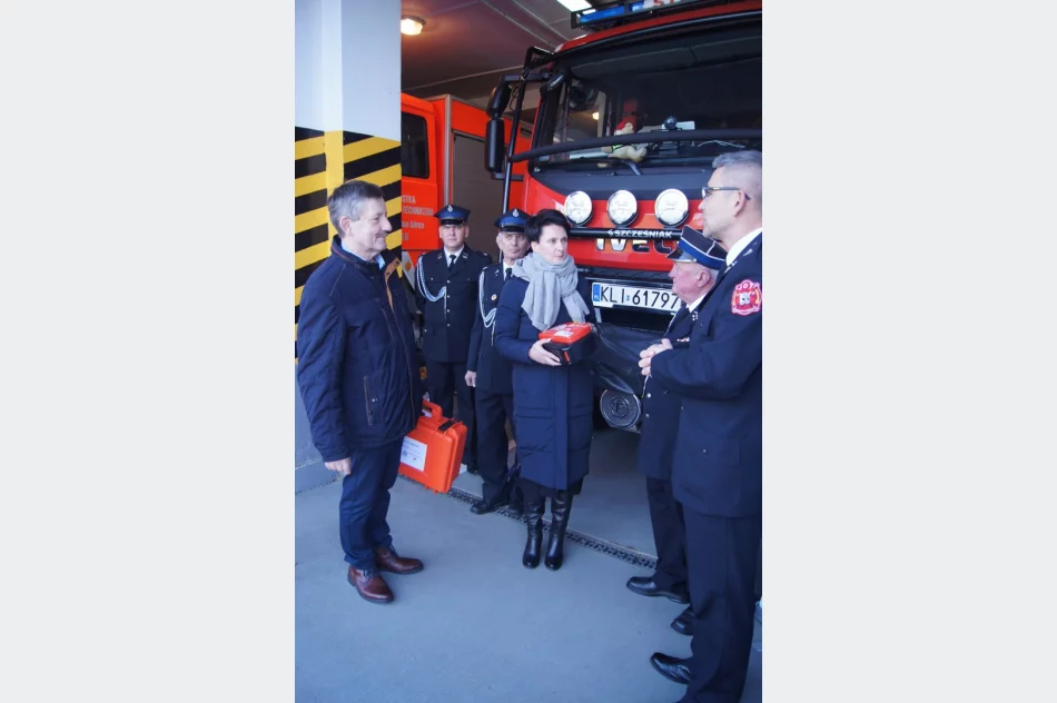 LGD przekazało 8 defibrylatorów ratujących życie! - zdjęcie 8