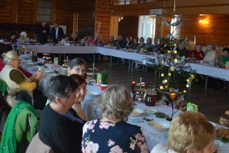 Wigilijne spotkanie dla samotnych seniorów - zdjęcie 3