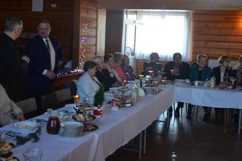 Wigilijne spotkanie dla samotnych seniorów - zdjęcie 4