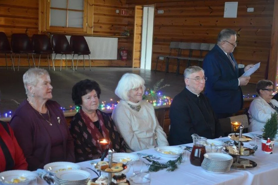 Wigilijne spotkanie dla samotnych seniorów - zdjęcie 7