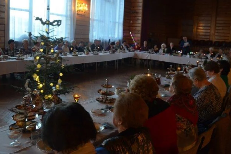 Wigilijne spotkanie dla samotnych seniorów - zdjęcie 9