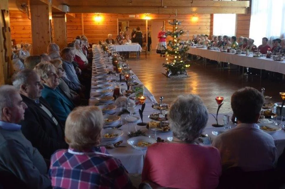 Wigilijne spotkanie dla samotnych seniorów - zdjęcie 12