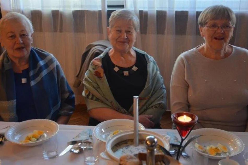 Wigilijne spotkanie dla samotnych seniorów - zdjęcie 16