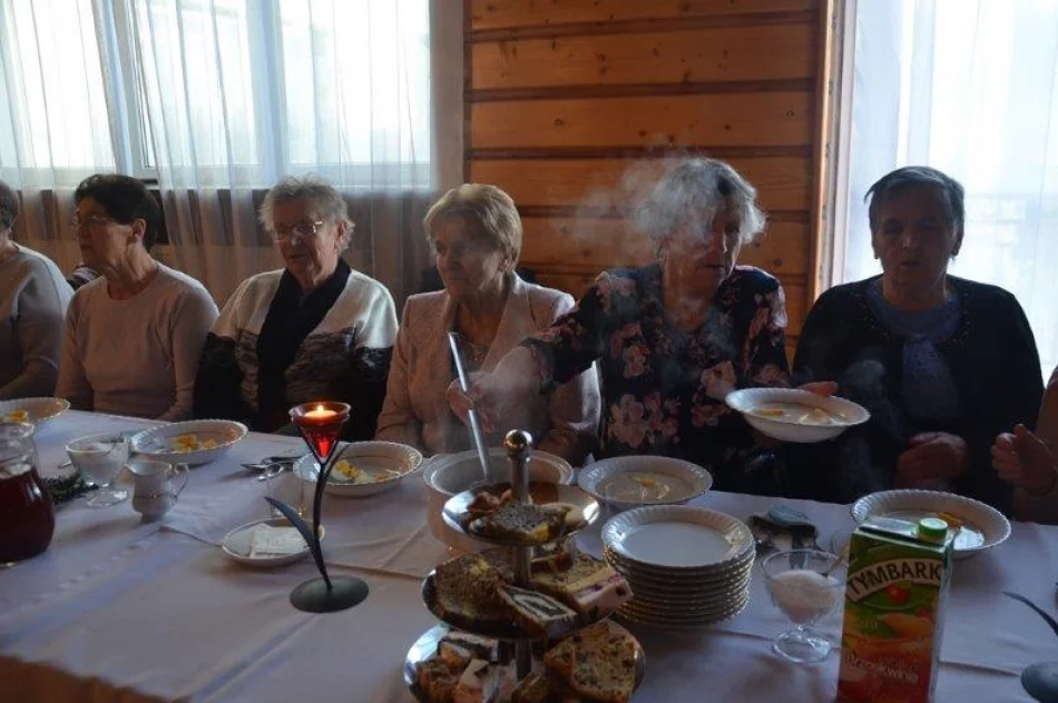 Wigilijne spotkanie dla samotnych seniorów - zdjęcie 18